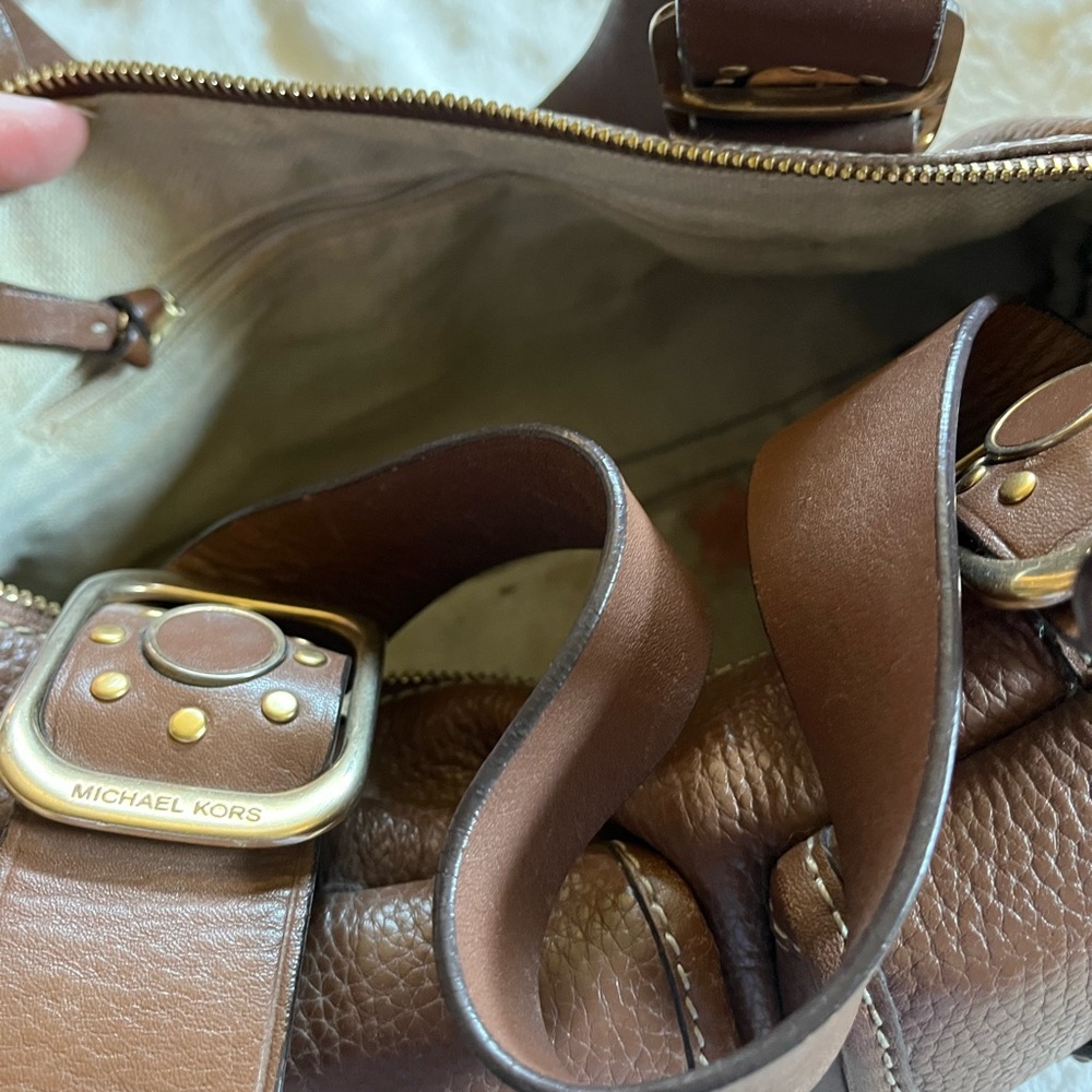 Michael Kors hand Leather Purse - Picture 2 of 14